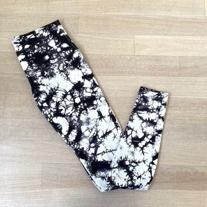 Lululemon Wunder Under High Rise 28” size 10